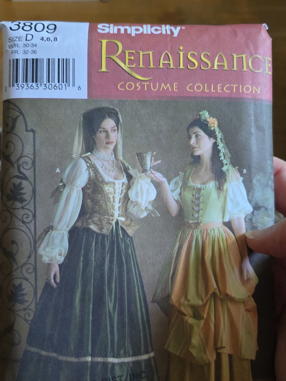 Simplicity 3809 Renaissance Costume Pattern Size D (4-6-8)